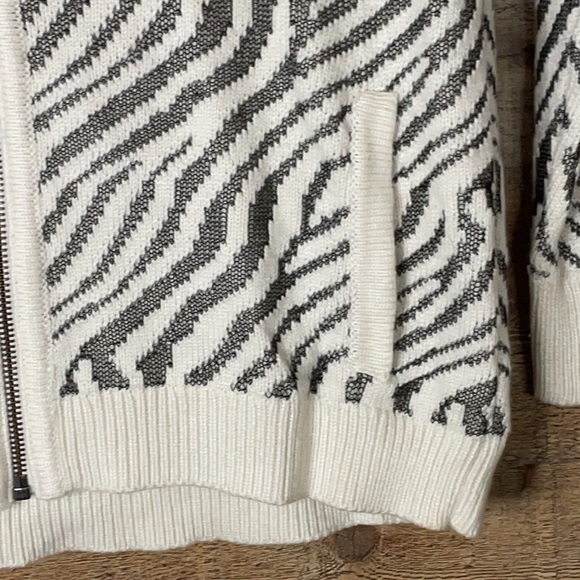 Splendid zebra print full zip hoodie sweater jacket Size Small - Picture 3 of 10